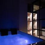 Madame Toledo Luxury Neapol