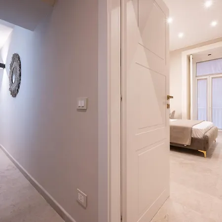 Madame Toledo Luxury