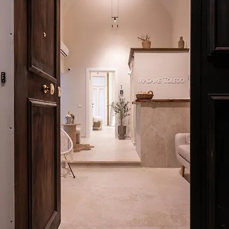 Madame Toledo Luxury